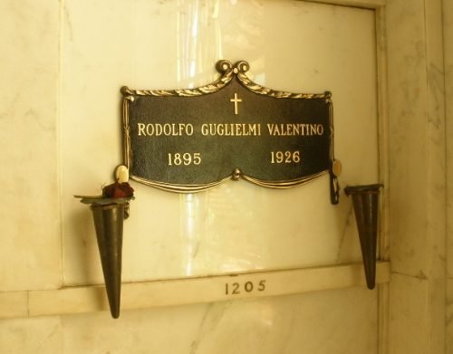 Valentino Grave